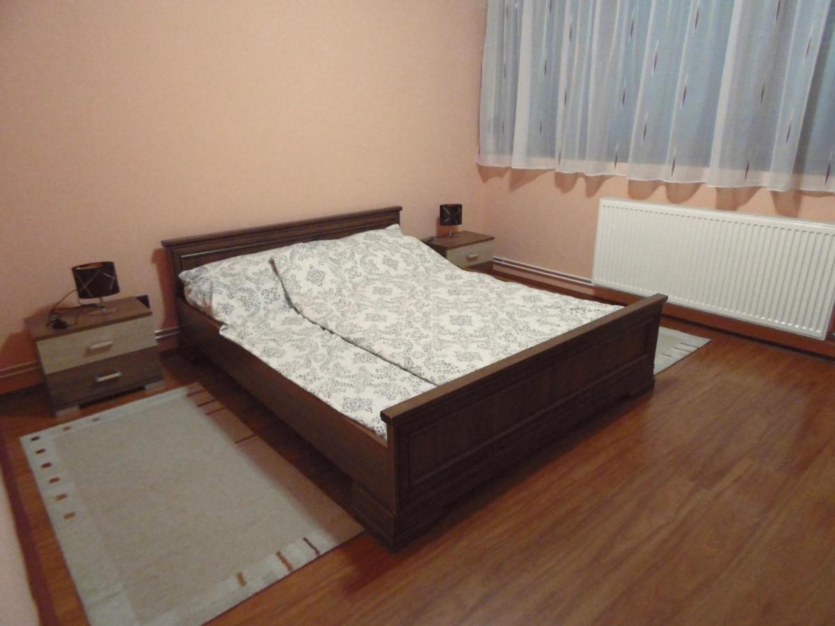 Modern Two Bedroom Flat With Balcony Lenti Luaran gambar