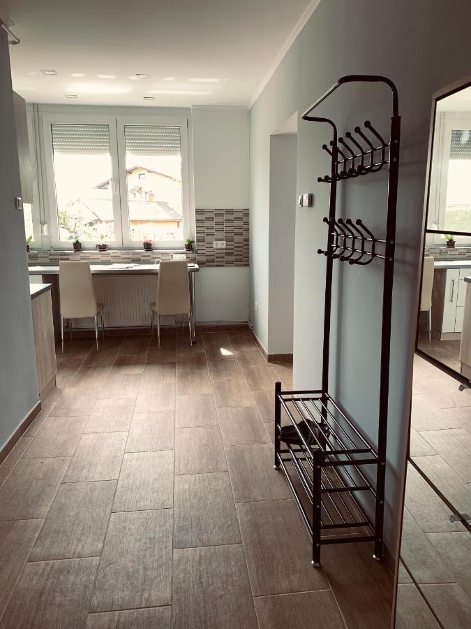 Modern Two Bedroom Flat With Balcony Lenti Luaran gambar